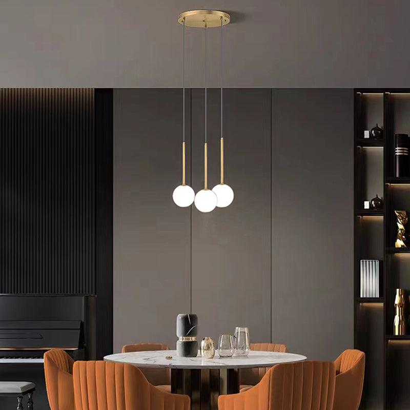 Británica Nordische Kugel-Hängeleuchte